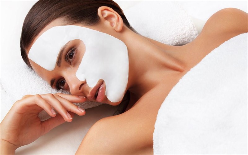 maskes-prosopou-to-mustiko-gia-leia-kai-lamperi-epidermida-to-fthinoporo