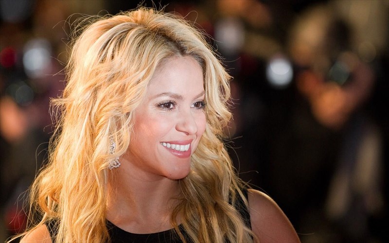 deite-ti-shakira-na-xoreuei-me-tous-gious-tis