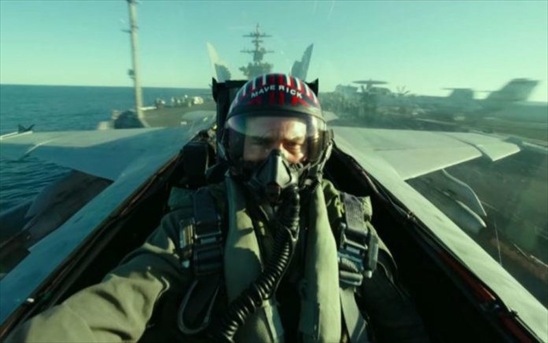 antigrafo-tou-sequel-tou-top-gun-eklapi-apo-to-autokinito-somatofulaka-tou-tom-cruise