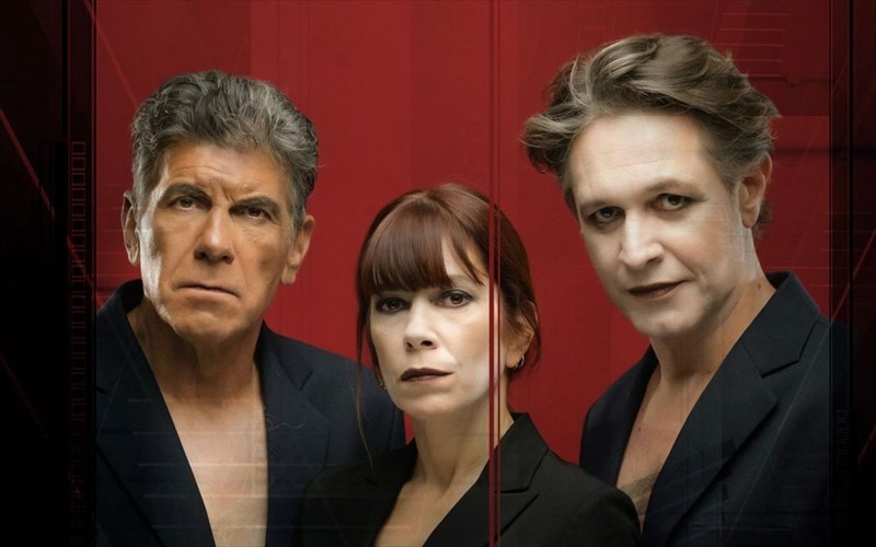 othellos-to-erotiko-drama-me-ton-gianni-mpezo-gia-treis-akomi-parastaseis