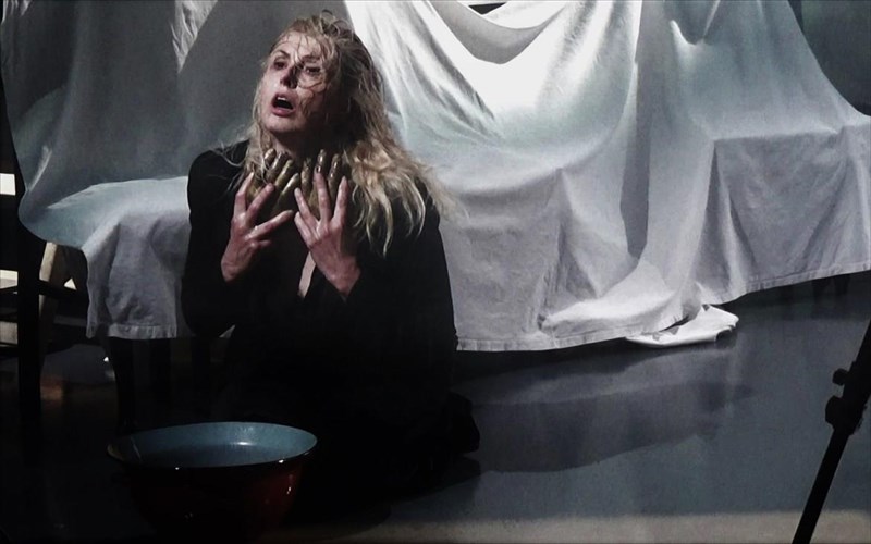 i-gunaika-tis-zakuthos-tis-antzelas-mprouskou-stoksenodoxeio-mpagkeion