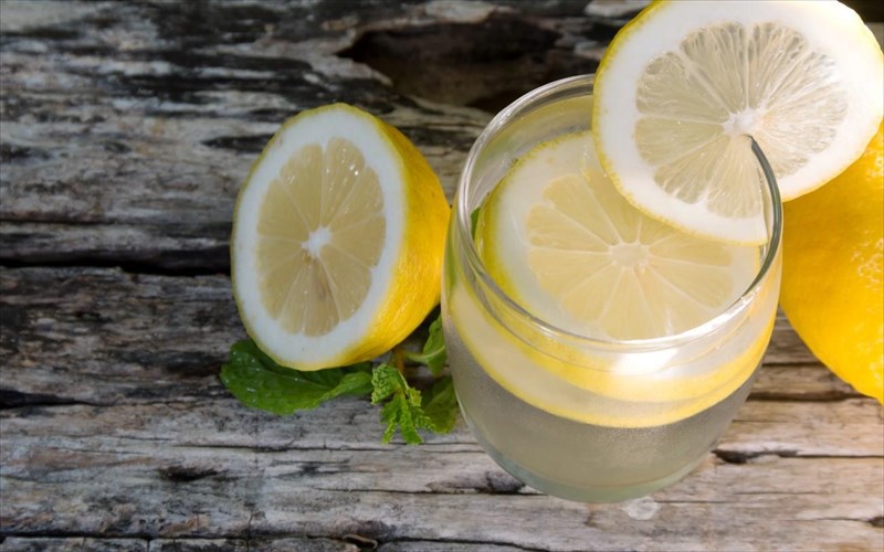 pos-na-ftiaksete-tin-idaniki-spitiki-lemonada