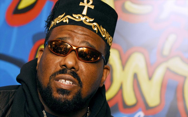 gia-paidiki-mastropeia-kai-kakopoiisi-katigoreitai-o-afrika-bambaataa-afrika-bambaataa
