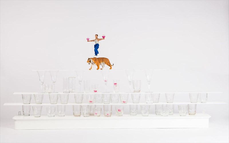 dejà-visite-auto-to-exo-ksanaepiskefthei-mia-atomiki-ekthesi-sto-kolonaki-auto-to-exo-ksanaepiskefthei-mia-atomiki-ekthesi-sto-kolonaki