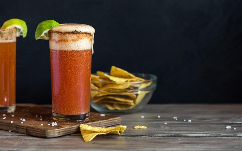 pos-ftiaxnoume-kokteil-me-mpura