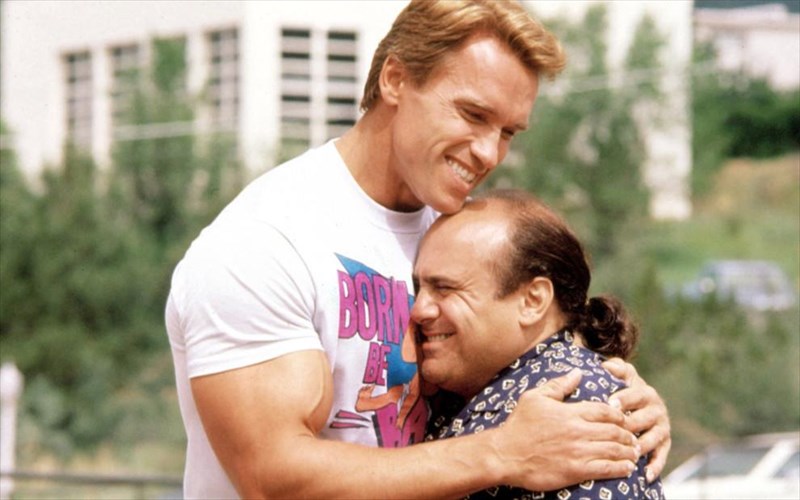 oi-didumoi-arnold-schwarzenegger-kai-danny-devito-ksanaxtupoun-me-ena-ksekardistiko-sequel
