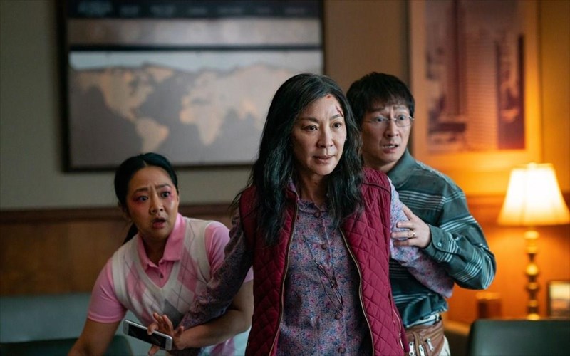 everything-everywhere-all-at-once-i-megali-nikitria-ton-sag-awards