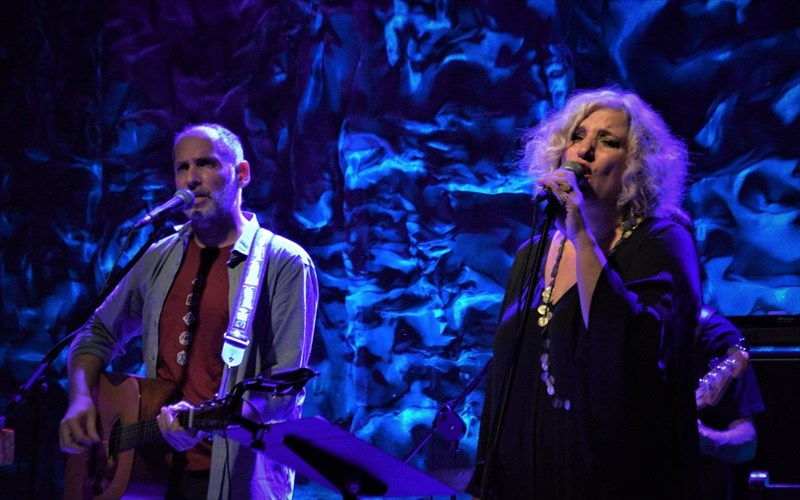 h-martha-frintzila-kai-o-orestis-ntantos-peftoun-sta-bathia-tou-staurou-tou-norou-orestis-ntantos-peftoun-sta-bathia-tou-staurou-tou-norou