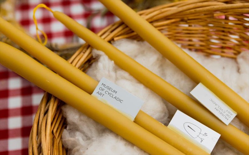 diagonismos-kerdiste-tin-lampada-tou-pasxa-apo-to-mouseio-kukladikis-texnis