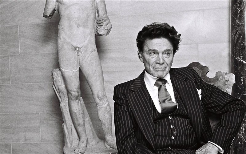 aleksandros-iolas-nea-istoselida-gia-ti-zoi-kai-to-ergo-tou-megalou-sullekti