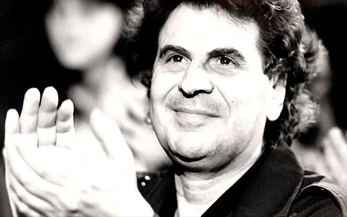 omorfi-poli-fones-moysikes