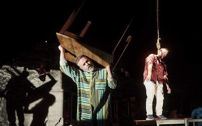 o-xristos-loulis-mila-gia-to-mia-nuxta-stin-epidauro-sto-naftemporikitv-video