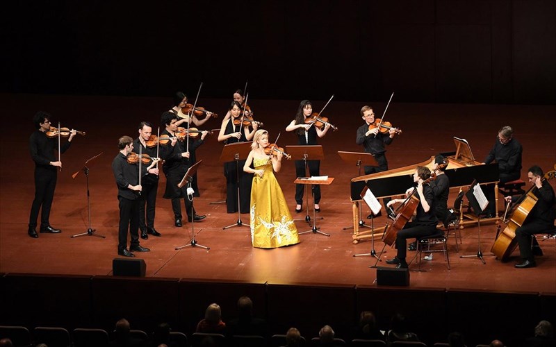 festibal-athinon-kai-epidaurou-i-basilissa-tou-bioliou-anebainei-sto-irodeio