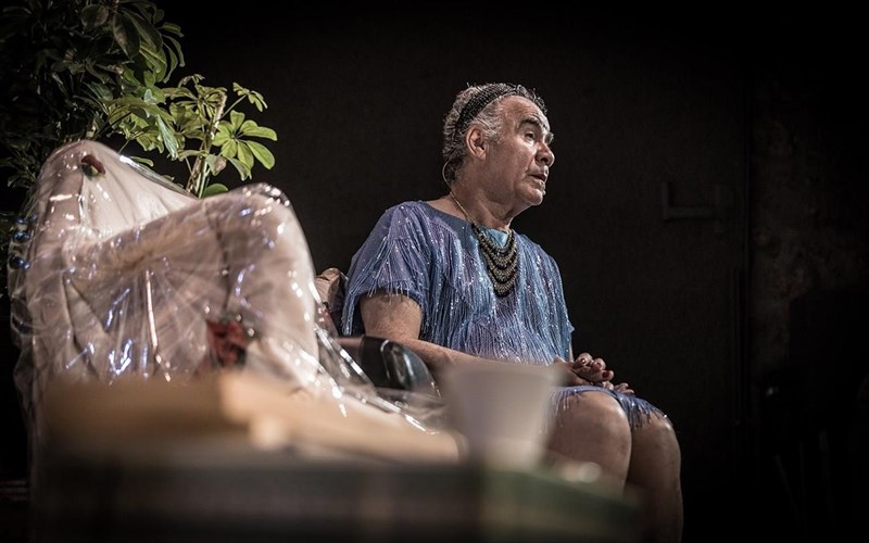 o-pantelis-dentakis-anarotietai-arage-poso-eukolo-einai-na-eisai-diaforetikos