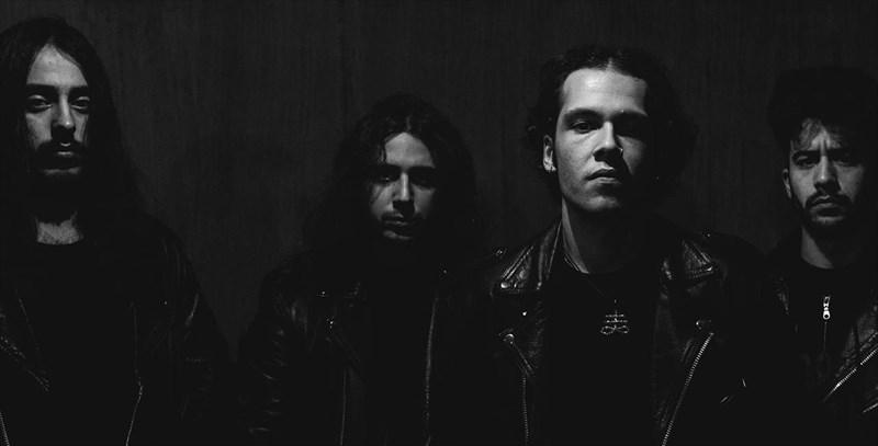 to-athens-rocks-epistrefei-stin-poli