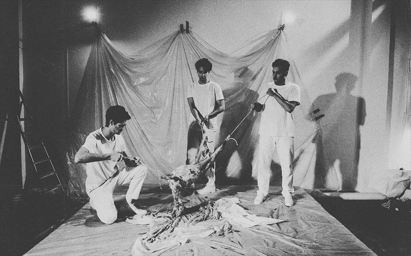 thuestis-ena-sugklonistiko-ergo-gia-proti-fora-stin-ellada