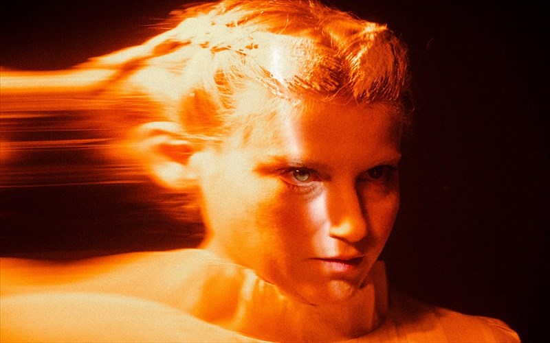 sumptomata-apo-tin-elleipsi-barous-o-aisxulos-empneei-tin-parastasi-sto-mikro-theatro-arxaias-epidaurou