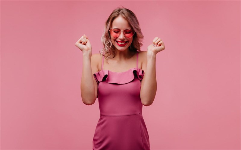 barbiecore-h-pio-viral-tasi-gia-to-kalokairi