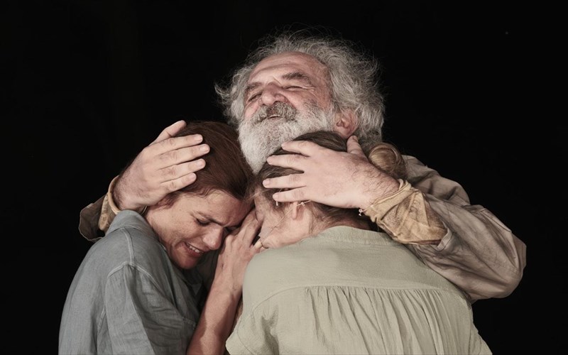 o-sugklonistikos-oidipous-epi-kolono-erxetai-sto-irodeio