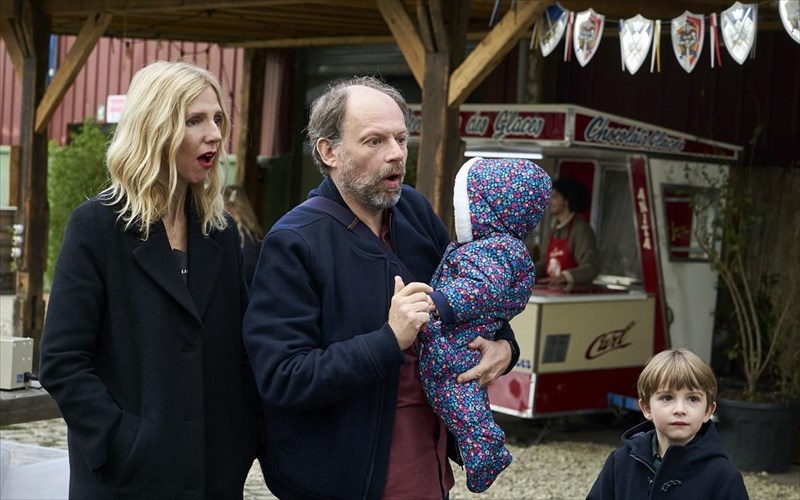 etaireia-enantion-oikogeneias-poios-tha-epikratisei-i-apantisi-sti-megali-othoni