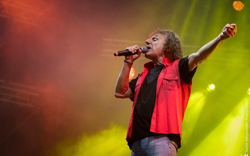 i-megali-giorti-gia-ta-50-xronia-tou-basili-papakonstantinou-sunexizetai