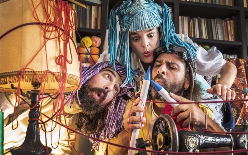 o-raftakos-ton-lekseon-epistrefei-me-droseres-fthinoporines-parastaseis