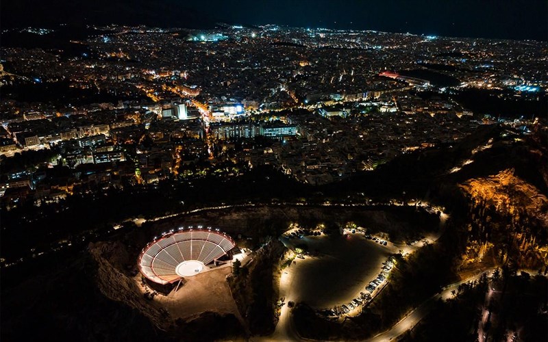 s-euxaristo-loukiane-ola-osa-tha-doume-ston-lukabitto