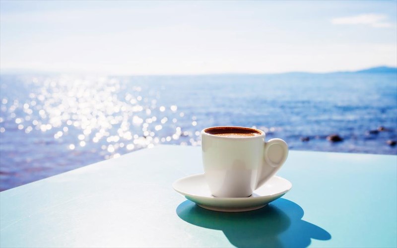 poso-kostizei-o-kafes-se-diafores-perioxes-tis-elladas-kafes-se-diafores-perioxes-tis-elladas