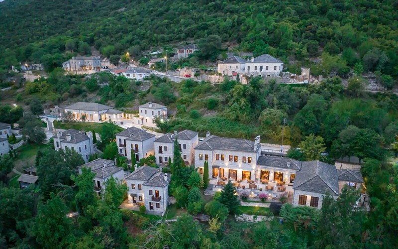 aristi-mountain-resort-kai-villas-kunigi-manitarion-kazanemata-kai-polutelis-diamoni-sto-zagori-villas-kunigi-manitarion-kazanemata-kai-polutelis-diamoni-sto-zagori