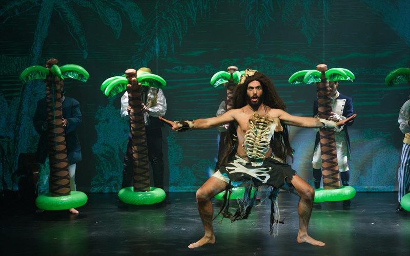 o-thomas-mosxopoulos-mas-kalei-sto-nisi-ton-thisauron