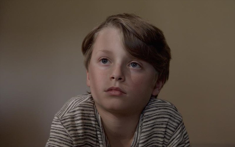 kathedrikos-i-zoi-mias-tupikis-oikogeneias-opos-tin-blepei-ena-monaxopaidi