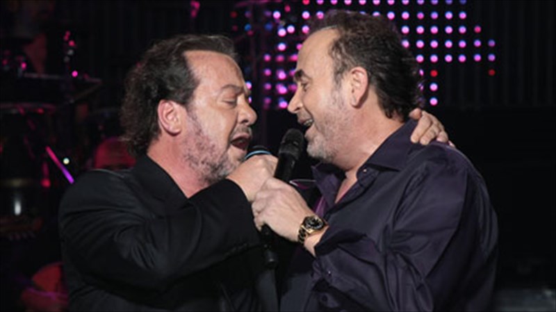 sunexizoun-dunamika-sto-fever-parios-gonidis