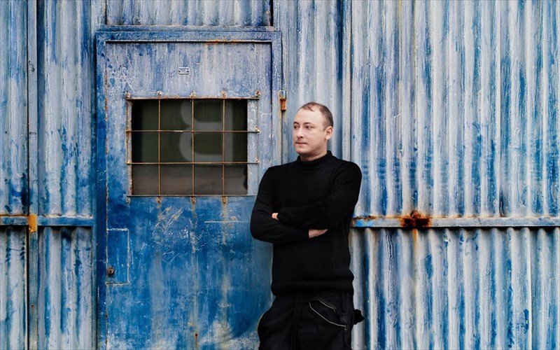 to-kalokairi-fernei-mia-pagkosmia-premiera-me-spoudaious-ellines-ithopoious-stin-epidauro