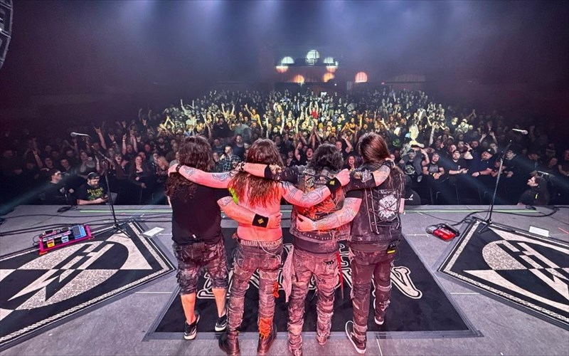 ta-rockwave-nights-upodexontai-tous-machine-head