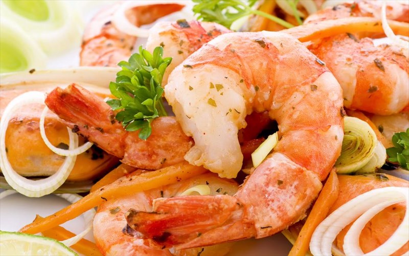 pos-na-psonizete-thalassina-me-asfaleia-ti-sarakosti