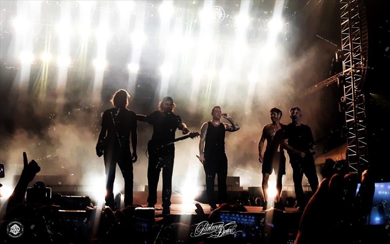 parkway-drive-epistrefoun-sti-xora-mas-ton-iounio