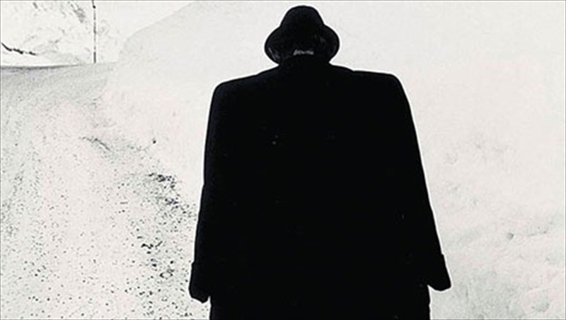 mimis-androulakis-epistrefei-sto-muthistorima