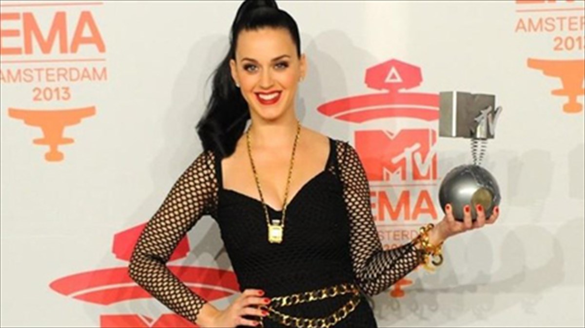 katy-perry-kai-eminem-ksexorisan-sta-mtv-ema-music-awards