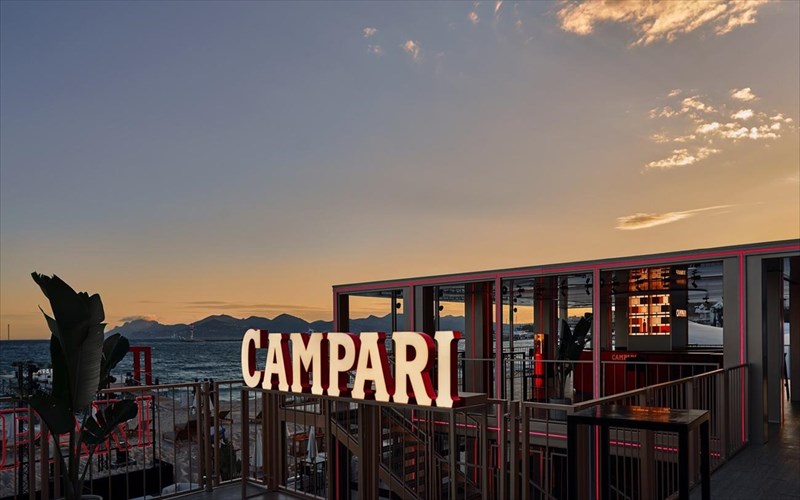 to-iconic-party-campari-cinemathèque-protagonistise-sto-festibal-kannon