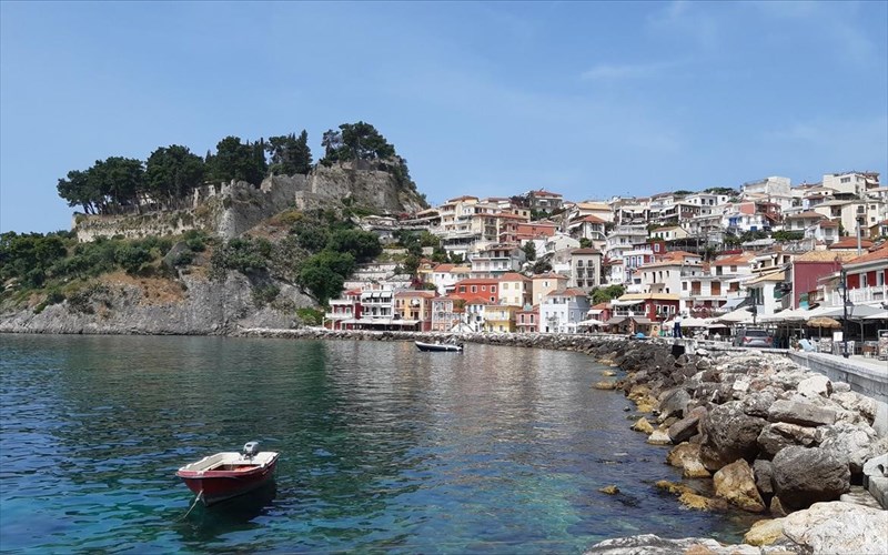 parga-o-paradeisos-prin-ton-kato-kosmo