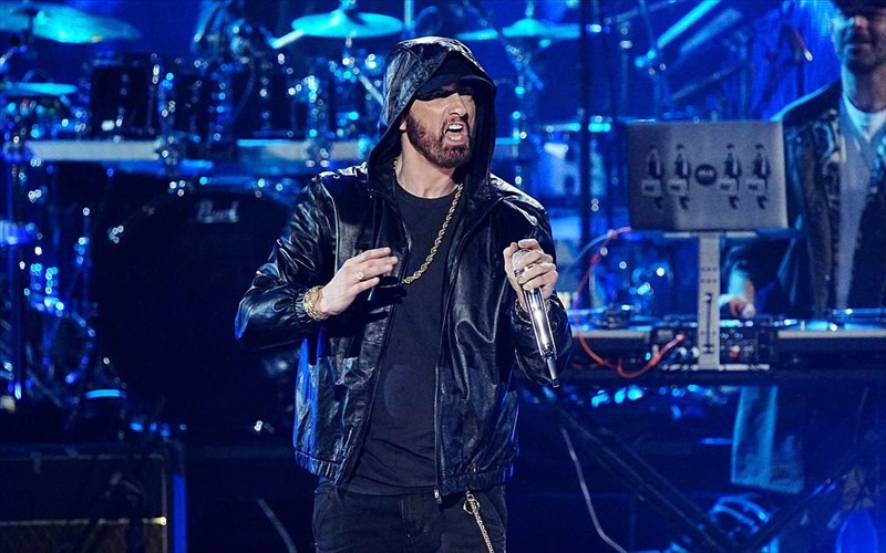 antimetopos-me-ton-eauto-tou-sto-neo-tou-binteo-o-eminem-eminem