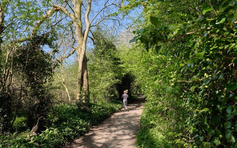 eiste-fit-oi-poleis-autes-entos-kai-ektos-elladas-sas-tairiazoun