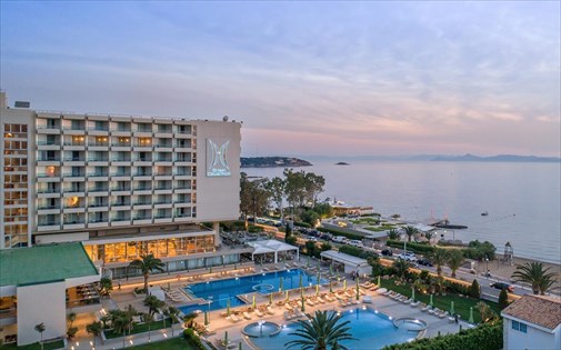 Το Divani Apollon Palace & Thalasso κάνει πάρτι με οδηγό το φεγγάρι 