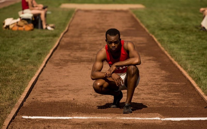 o-anthropos-pou-tapeinose-ton-xitler-proballetai-stin-megali-othoni