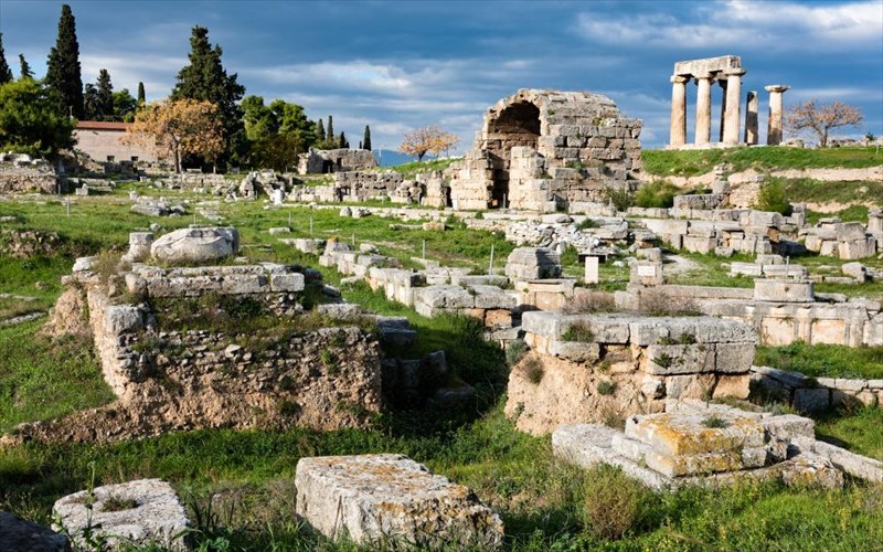 h-perioxi-tis-korinthou-ekpliksi-gia-psagmenous-taksidiotes