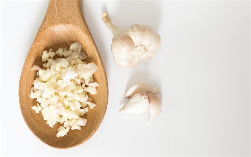 omo-i-mageiremeno-skordo-enantia-ston-karkino-mageiremeno-skordo-enantia-ston-karkino