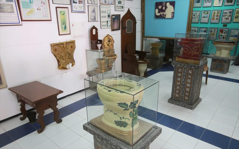 i-imera-toualetas-timatai-stin-india