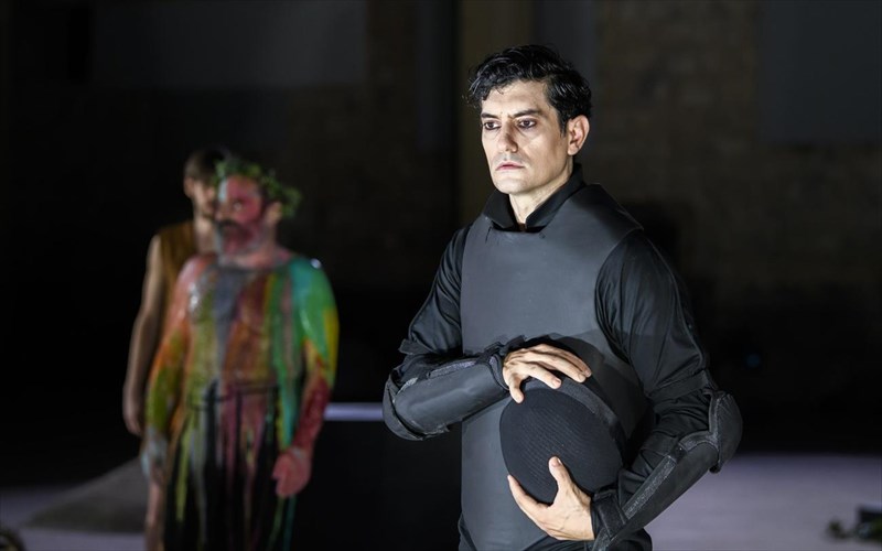 to-ethniko-theatro-parousiazei-tisbakxestoueuripidistoarxaio-theatro-epidaurou