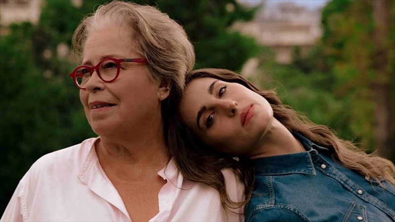 i-dimitra-galani-kai-i-paulina-boulgaraki-se-mia-monadiki-sunauliagia-kalo-skopo-paulina-boulgaraki-se-mia-monadiki-sunauliagia-kalo-skopo