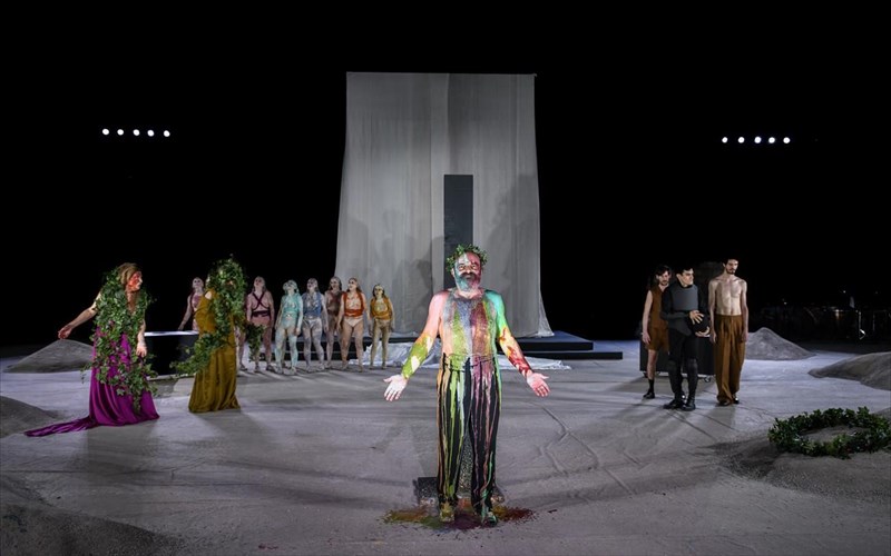 kritiki-eidame-tis-bakxes-se-skinothesia-thanou-papakonstantinou